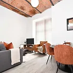 Beautiful 2 Bed Near Etihad