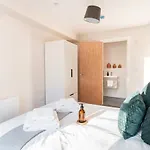 Bright & Spacious 2 Bedroom * Manchester