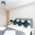 Bright & Spacious 2 Bedroom Daire Manchester