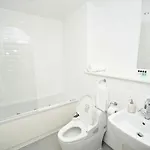 Beautiful 2 Bed Near Etihad Daire *
