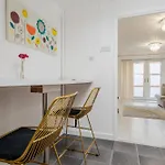 Modern Centre 3bd - Fire Pit - Free Parking *