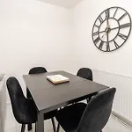 Modern Centre 3bd - Fire Pit - Free Parking