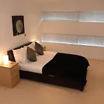 Quay Apartment *