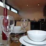 Premier Salford Quays Hotel 3*