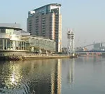 Quay Apartment *