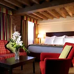 Marriott Victoria & 4*