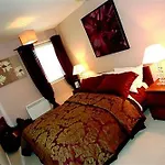 Quay Apartment *