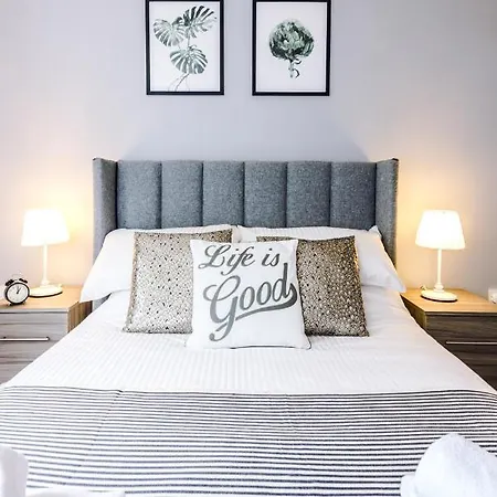 Boutique Living At Birch Lane Apartment