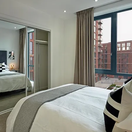 Media By Charles Hope Apartment Manchester