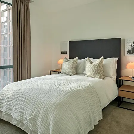 Media By Charles Hope Apartment *