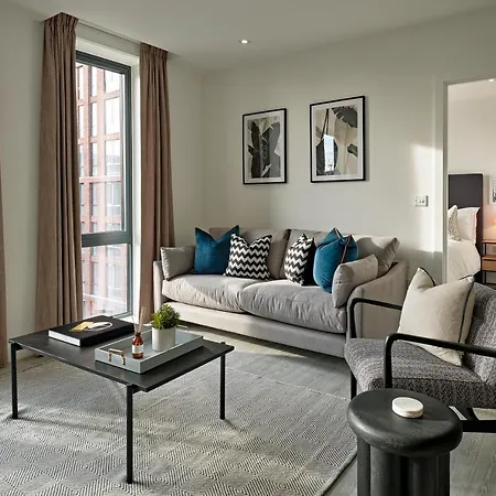Media By Charles Hope Apartment Manchester