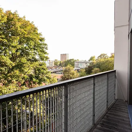 3 Bed Apartment, Quick Links To City Centre! -sleeps 6 Apartment Manchester