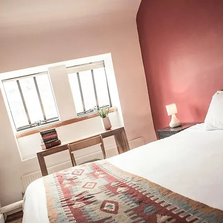 Malacuna Hostal *