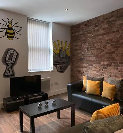 Spacious Shude Hill With Balcony