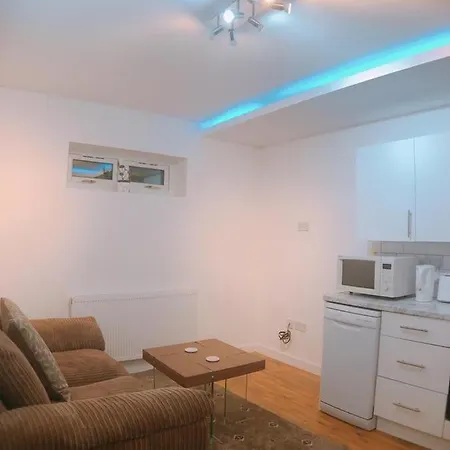 아파트 Comfortable Double Bedroom Lovely *