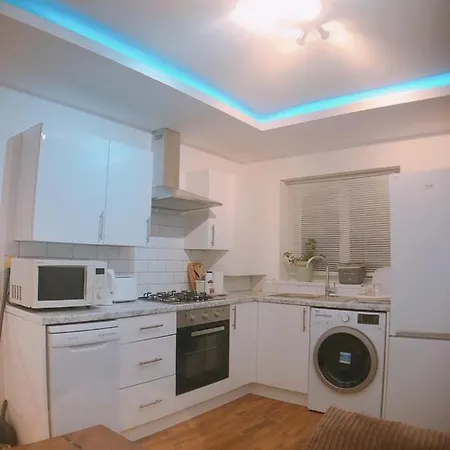 아파트 Comfortable Double Bedroom Lovely *