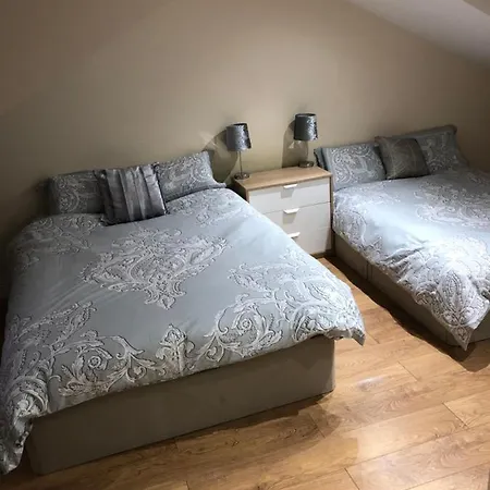 Big Rusholme With Tv And Private Bathroom-parking&wifi Manchester