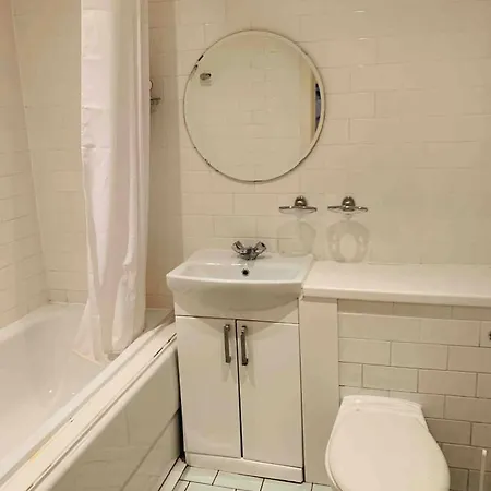 Lovely With Own Private Bathroom In City Centre * Μάντσεστερ