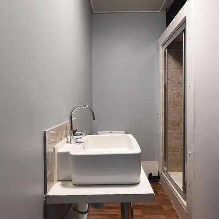 Penthouse Warehouse Slps 18