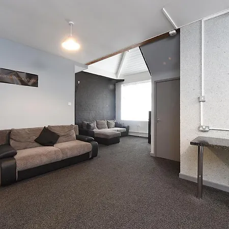 Apartment Penthouse Warehouse Slps 18