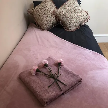 Big Rusholme With Tv And Private Bathroom-parking&wifi Bed & Breakfast *