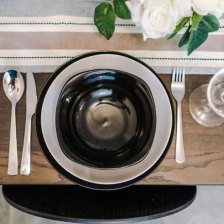 Bright&modern Contractor House By Niji Short