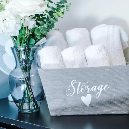 بيت للعطل Bright&modern Contractor House By Niji Short