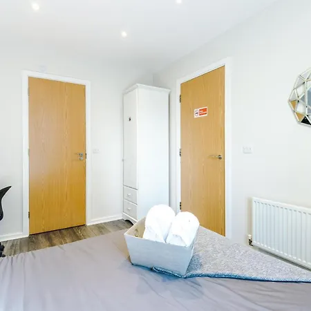 Bright&modern Contractor House By Niji Short *