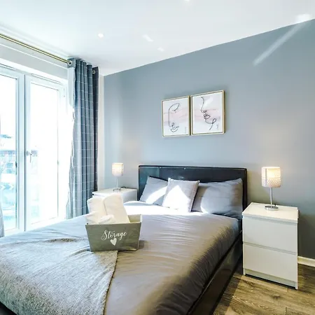 بيت للعطل Bright&modern Contractor House By Niji Short *