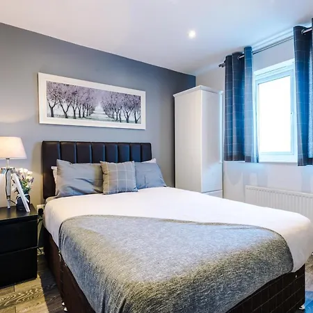 Bright&modern Contractor House By Niji Short بيت للعطل