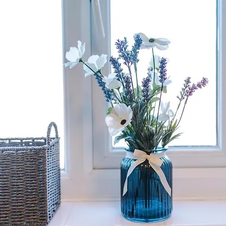 بيت للعطل Bright&modern Contractor House By Niji Short *