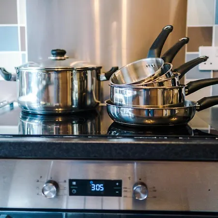 Bright&modern Contractor House By Niji Short *