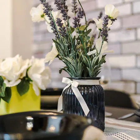 بيت للعطل Bright&modern Contractor House By Niji Short