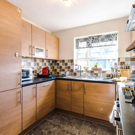 بيت للعطل Bright&modern Contractor House By Niji Short