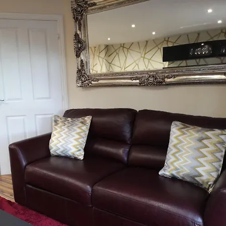 Апартаменты Nightingale Gardens - 4 Bed Detached House - *