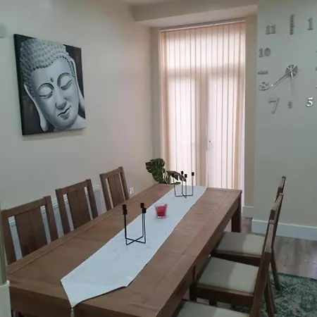 Homestay Clayton House Manchester