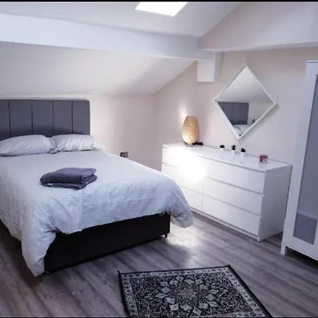 Clayton House Homestay Manchester