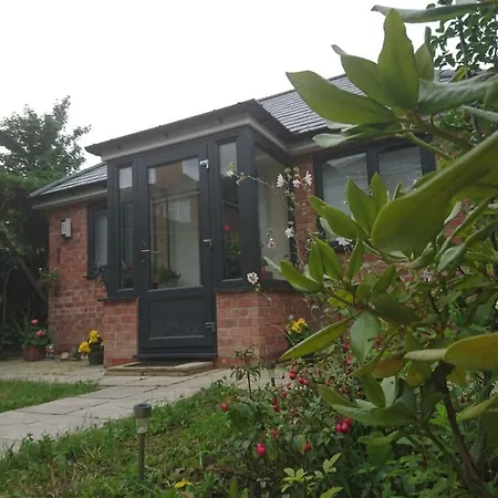 아파트 Comfortable Double Bedroom Lovely *