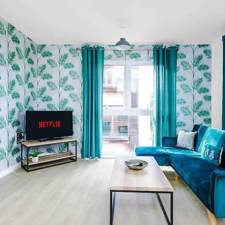 2 Bedroom Hosted By Mcr Dens * マンチェスター
