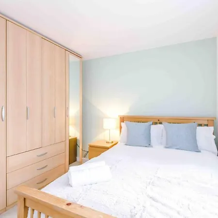 4 Bedroom House Hosted By Mcr Dens 別荘 マンチェスター