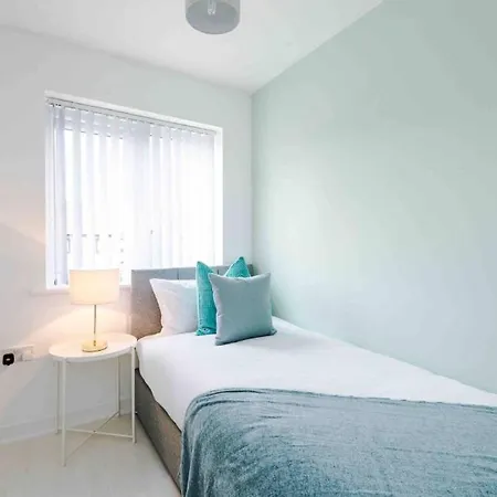 4 Bedroom House Hosted By Mcr Dens 別荘