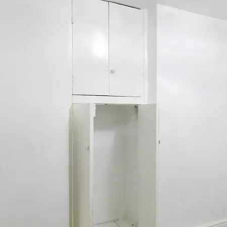 Cheetham Hills Apartment *