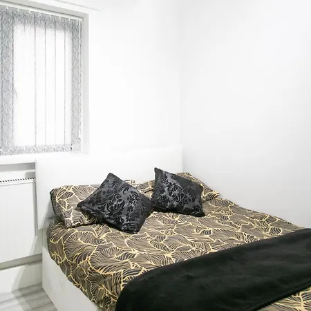 Cheetham Hills Apartment *