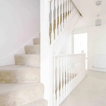 4 Bedroom House Hosted By Mcr Dens 別荘 マンチェスター