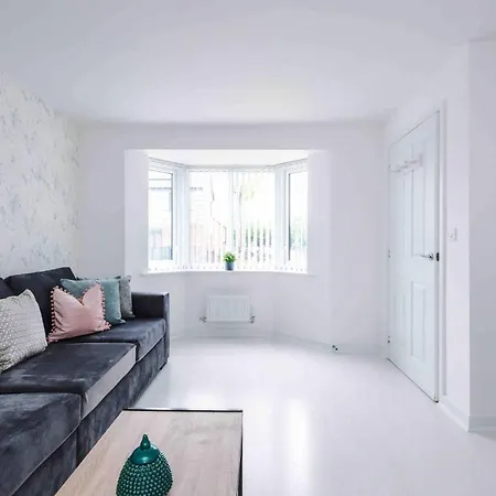 別荘 4 Bedroom House Hosted By Mcr Dens *
