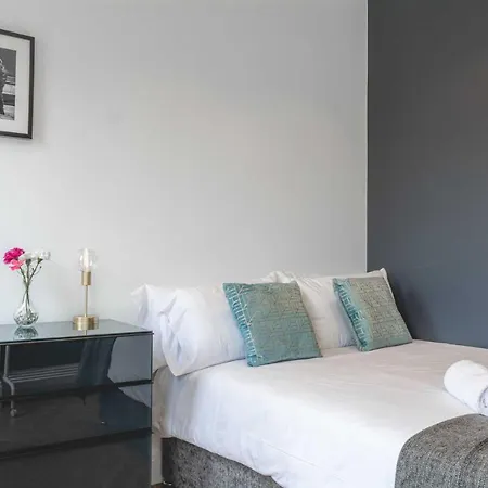 Stunning Designer 2 Bed In Heart Of City * Manchester