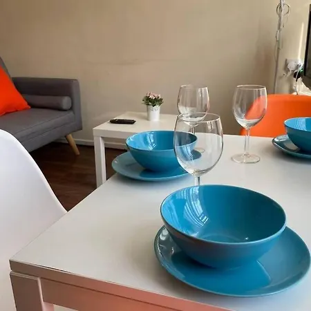 아파트 Conveniently Situated 1bed Apt In Stretford