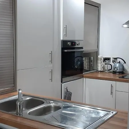 Amazing 2-bed In Media City Games * Manchester