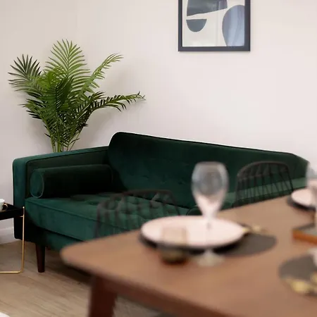 Moseley Gardens Fallowfield Holiday home Manchester