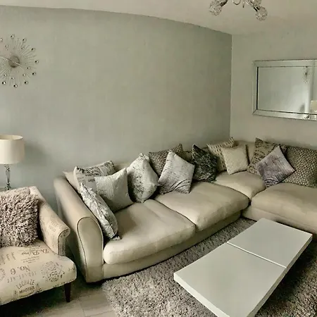 Kay's Place - Modern 3 Bed Apartamento